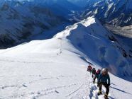 Fix-ropes-below-Camp-3